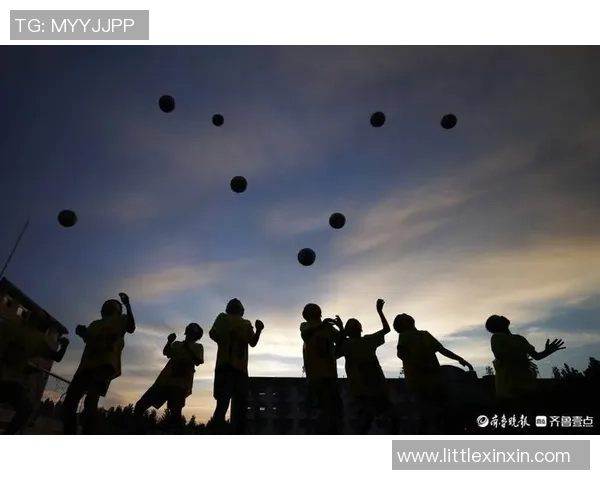 熬夜追逐足球梦，青春在绿茵场上燃烧的热血故事