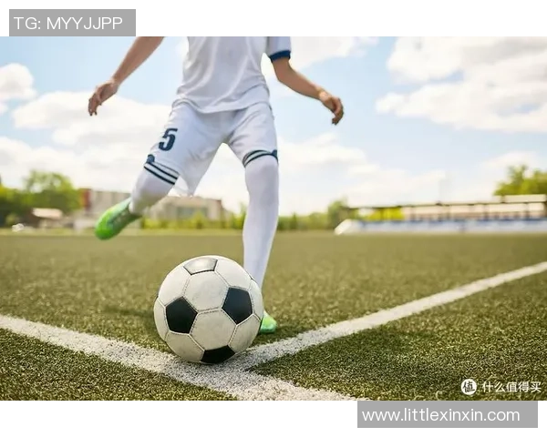 足球小玩家的成长之路：从菜鸟到球场明星的精彩旅程